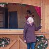 Gutsherrin Monika Fottner richtet seit über 30 Jahren die Waldweihnacht auf Mergenthau aus. Diese eröffnet heuer als erster Weihnachtsmarkt der Region noch vor dem Advent.