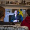 Stefan Löfven, sozialdemokratischer Ministerpräsident Schwedens, hält sich mit strengen Notfallplänen zurück. Jugendliche gehen weiter zur Schule. Nur in Altenheimen und Krankenhäusern herrscht Besuchsverbot. 