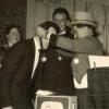 Ordensverleihung beim Metzgerball 1958 im Krumbacher Bärensaal. Von links Frida Gruber, Fritz Klösel, Andreas Spreng und Phillip Dreher.