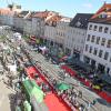 Die Maximilianstraße in Augsburg stand am Sonntag im Zeichen der Fuggerstadt Classic. Dort gab es über hundert Oldtimer zu bestaunen.