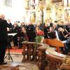 Dieses Foto zeigt das Collegium Sanctae Ursulae beim Weihnachtskonzert 2016 in der Studienkirche. 	