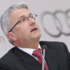 Audi-Chef Rupert Stadler, hier bei einer Pressekonferenz 2012 in Hamburg, will mit seiner Hybrid-Serie im Elektro-Bereich durchstarten.