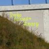 Ein Danke an "Alfred und Georg" in Graffiti-Form: Dies war zuletzt im Bereich der neuen Münsterhauser Umgehung zu sehen.