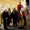 Jedes Jahr wieder besucht Sankt Martin den Lauinger Marktplatz gemeinsam mit ein paar Nussmärteln.