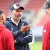 HSV-Trainer Tim Walter verpasste mit seinem Team beim SV Wehen Wiesbaden den Sieg.