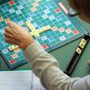 Noch häufiger als „Mensch ärgere Dich nicht“ wurde das Brettspiel „Scrabble“ bislang verkauft. Über 100 Millionen Spiele in mehr als 30 Sprachen gingen über die Ladentheke. 