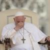 Papst Franziskus musste sich einer Operation unter Vollnarkose unterziehen. Sein Gesundheitszustand löst immer wieder Spekulationen über einen Rücktritt aus.