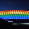 Geht es nach dem Münchner Stadtrat, leuchtet die Münchner Arena auch am Mittwoch in den Regenbogen-Farben. Damit soll ein Zeichen für Diversität und gegen Homophobie gesetzt werden – wie beispielsweise während des Christopher Street Days 2016, an dem dieses Bild entstand.