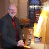 Hans-Eberhard Roß aus Memmingen spielte ein Konzert auf der 50 Jahre alten Schmidt-Orgel in der Mindelheimer Johanneskirche. 	