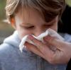 Kinder zeigen häufiger Krankheitssymptome als Erwachsene. Das bedeutet aber nicht, dass ihr Immunsytem schwächer wäre.