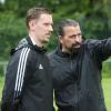 Emanuel Baum (rechts) gibt bald als Chefcoach in Stätzling die Kommandos. Sein Nachfolger beim TSV Friedberg wird sein bisheriger Co-Trainer René Kunkel (links). 
