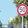 Rund um Meitingen werden Geschwindigkeitsbegrenzungen wegfallen. Auch das Tempo-50-Schild zwischen Meitingen und dem Gewerbegebiet Via Claudia wird demnächst abgebaut. 