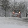 Die Räumfahrzeuge waren am Samstag in Dauereinsatz. Auf schneeglatten Straßen kam es zu zahlreichen Unfällen. 