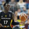 Dennis Schröder spielt in der Nationalmannschaft eine wichtige Rolle.