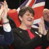 Arlene Foster, Chefin der Democratic Unionist Party (DUP), freut sich am Freitag über das Wahlergebnis.