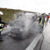 Auf der Autobahn A8 bei Dornstadt (Alb-Donau-Kreis) hat am Dienstag ein Auto gebrannt. Der Fahrer konnte sich in Sicherheit bringen.  	