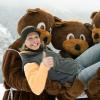Keine Angst vor Bumsi: Magdalena Neuner posiert mit den Maskottchen der Biathlon-WM.