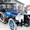 Zahlreiche Liebhaber älterer Automobile kamen am Sonntag, den 5. September 2009, nach Pöttmes zum Oldtimertreffen.