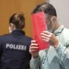 Nabi S. muss sich unter anderem wegen Mordes an seinem 15-jährigen Schwager vor dem Landgericht Augsburg verantworten.