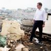 Entwicklungsminister Gerd Müller bei seinem Ghana-Besuch 2015, als er sich in Accra ein Bild von der größten Müllhalde der Welt für Elektroschrott machte.