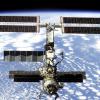 Blick auf die Internationale Raumstation ISS. Die sechsköpfige Besatzung musste als Vorsichtsmaßnahme in eine angedockte Raumkapsel flüchten - Weltraumschrott fliegt vorbei. Foto: dpa/Archiv