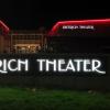 Auch Lichtspielhäuser wie das Neu-Ulmer Multiplex-Kino „Dietrich-Theater“ müssen den Betrieb einstellen.