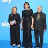 Die Schauspielerin Senta Berger (l), ihr Mann, der Regisseur Michael Verhoeven, und Ilse Aigner kommen zur Verleihung des Bayerischen Fernsehpreises.