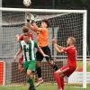 Fabio Kühn (links) hatte den FCG vom Turniersieg träumen lassen. Bis Keeper Dominik Dewein (Mitte) gegen Mering mit dem Abpfiff bezwungen wurde. 	