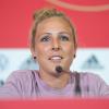 Wird im EM-Auftaktspiel der DFB-Frauen Kapitänin sein: Svenja Huth bei der Pressekonferenz.