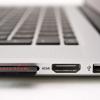 Veränderung im Detail: Erstmals verbaut Apple eine HDMI-Schnittstelle zum Anschließen von Fernsehern oder Beamern. Auch ein abwärtskompatibler USB-3.0-Port fehlt nicht. Foto: Andrea Warnecke dpa