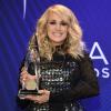 Sängerin Carrie Underwood hat bei der Verleihung der Countrypreise CMA in Nashville das Geschlecht ihres zweiten Kindes verraten.