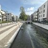 Die Bewohnerinnen und Bewohner des neuen Quartiers am Martinipark schätzen vor allem die Aufenthaltsmöglichkeit am Kanal, der mitten durch die Anlage fließt.