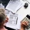 Auch Rentner müssen eine Steuererklärung abgeben und mit ein paar Tipps lässt sich dabei richtig Geld sparen.