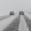 Die Polizei warnt Autofahrer vor allem im Süden von Augsburg vor Schneeverwehungen. Auf vielen Straßen kommt es an diesem Morgen zu Behinderungen. 