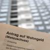 Beim Wohngeld sind Schwierigkeiten bei der Auszahlung in deutschen Kommunen absehbar.  Die Sozialfraktion greift Augsburgs Oberbürgermeisterin Eva Weber nach ihrer Kritik am Bund wegen der Wohngeldreform an.