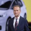 VW-Konzernchef Herbert Diess gibt die Führung der Kernmarke ab.