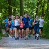 Dieter Baumann dreht mit 40 Hobbysportlern Trainingsrunden durch den Wittelsbacher Park.