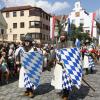 Der Höhepunkt der Mittelalterlichen Markttage in Aichach ist der große Festumzug am Sonntag. Mit dabei: die Wittelsbacher Ritter.