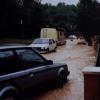 In einen reißenden Wildbach verwandelte sich nach einem Starkregen im Jahr 1994 die Wolferstädter Straße in Wemding. Um solche oder noch schlimmere Überschwemmungen zu verhindern, möchte die Kommune nun Maßnahmen ergreifen. 