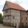 Lediglich ein Teil des historischen Meisingerhauses in Babenhausen weist aktuell einen Außenputz auf. Die Arbeiten am künftigen „Haus zur Geschichte“ sollen demnächst weitergehen. 	