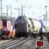 Nahe des Oberhauser Bahnhofes entgleisten drei Güterwaggons. Seitdem  herrscht Chaos auf der Bahnstrecke zwischen Augsburg und Donauwörth. 