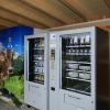 In Mering plünderten drei Jugendliche einen Lebensmittel-Automaten. 