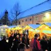 Mehrere Hundert Besucher kamen gestern Abend bereits zur Eröffnung des stimmungsvollen Weihnachtsmarktes in Oberschönenfeld. 