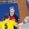 Maximilian Matzer-Kernich (rotes Trikot) spielt seit 13 Jahren Handball – dabei ist er noch keine 18 Jahre alt. 