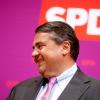 Der SPD-Bundesvorsitzende Sigmar Gabriel im Willy-Brandt-Haus in Berlin. Er will offenbar nicht Kanzler werden.  Foto: Kay Nietfeld dpa
