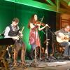 Die deutsch-schottisch-irische Band Cara (von links) Kim Edgar, Hendrik Morgenbrodt, Gudrun Walther, Jürgen Treyz und Aimée Farrell Courtney) sorgte beim Konzert zum St. Patricks Day in den Ulrichswerkstätten für beste Stimmung. 