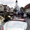 Zahlreiche Liebhaber älterer Automobile kamen am Sonntag, den 5. September 2009, nach Pöttmes zum Oldtimertreffen.