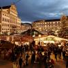 Auf dem Christkindlesmarkt in Augsburg haben Taschendiebe zugeschlagen. 