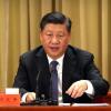 Der chinesische Präsident Xi Jinping spricht in der Großen Halle des Volkes. Angesichts der Olympischen Spiele in Peking muss Deutschland sich noch für oder gegen einen Boykott positionieren.