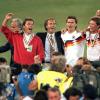 Von 1984 bis 1990 trainierte Franz Beckenbauer die deutsche Nationalmannschaft und führte sie zum dritten WM-Titel. 